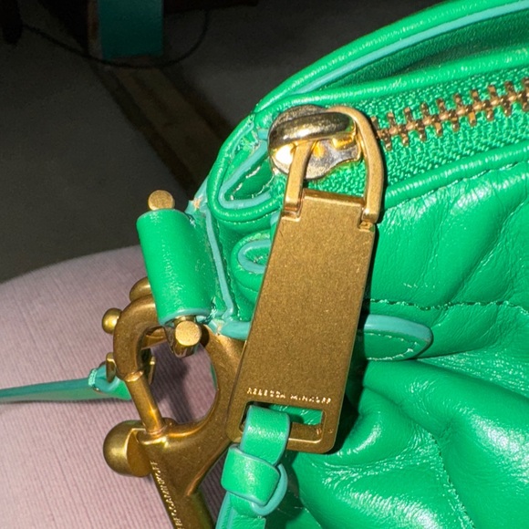 💚🤮🐸🦖Rebecca Minkoff Green Shoulder Bag with Gold Chain - Picture 16 of 16